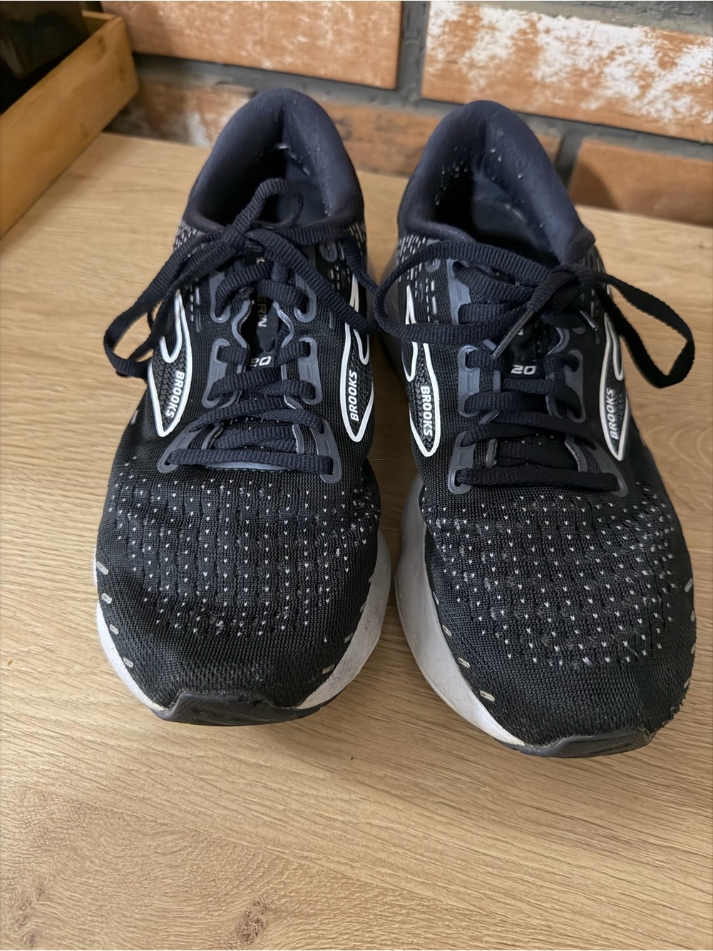 Brooks Glycerin 20 Black White Running Shoes Size 8.5 Wide D
